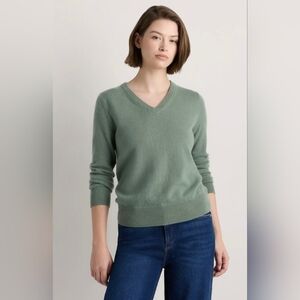 Quince L Mongolian Cashmere V-Neck Women's Sweater